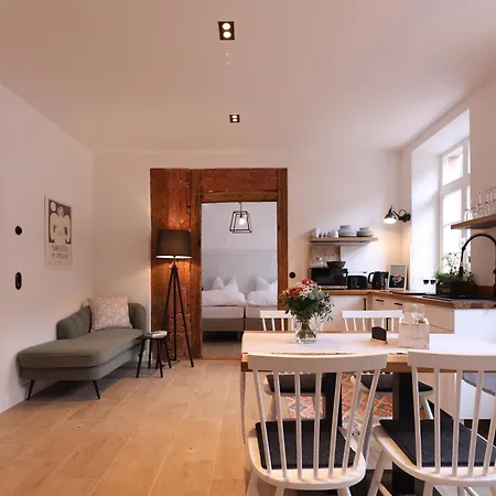 Zum Tausendsassa * エデスハイム